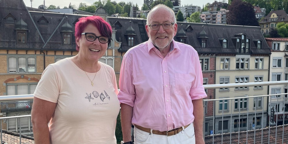 Nachfolgerin Ursula Forrer und ihr Vorgänger Luzius Schmid.