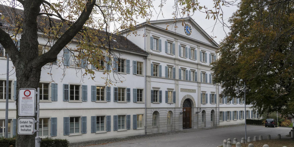 Ein auf dem Trottoir abgestelltes Auto hat in Zürich zu einem Streit mit Todesfolge geführt: Das Obergericht hat sich am Donnerstag mit dem Fall befasst.