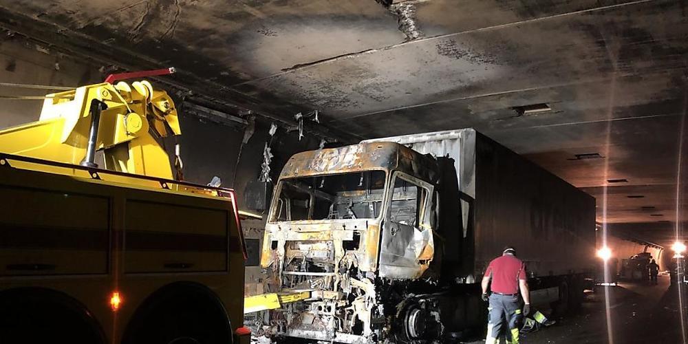 Beim Brand eines Lastwagens im Belchentunnel wurde niemand verletzt.