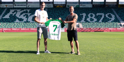 Fabian Schubert mit dem ehemaligen Sportchef Alain Sutter.