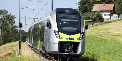 Der Bahnverkehr der BLS zwischen Brig und Goppenstein wurde am Freitagmorgen wegen eines Erdrutsches unterbrochen. (Archivbild).