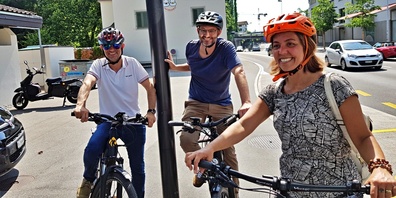 Christian Leutenegger (l.), Boris Meier und Bianca Brunner sind begeisterte Velofahrer. 