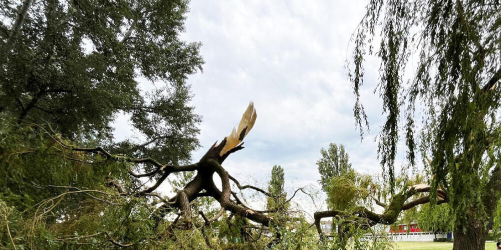 Seebad-ist-wegen-Sturmsch-den-geschlossen