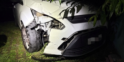 Bei Kriessern verursachte ein 25-jähriger Mann im fahrunfähigen Zustand einen Unfall. Er konnte kurze Zeit später samt dem beschädigten Auto an seinem Wohnort angetroffen werden. 