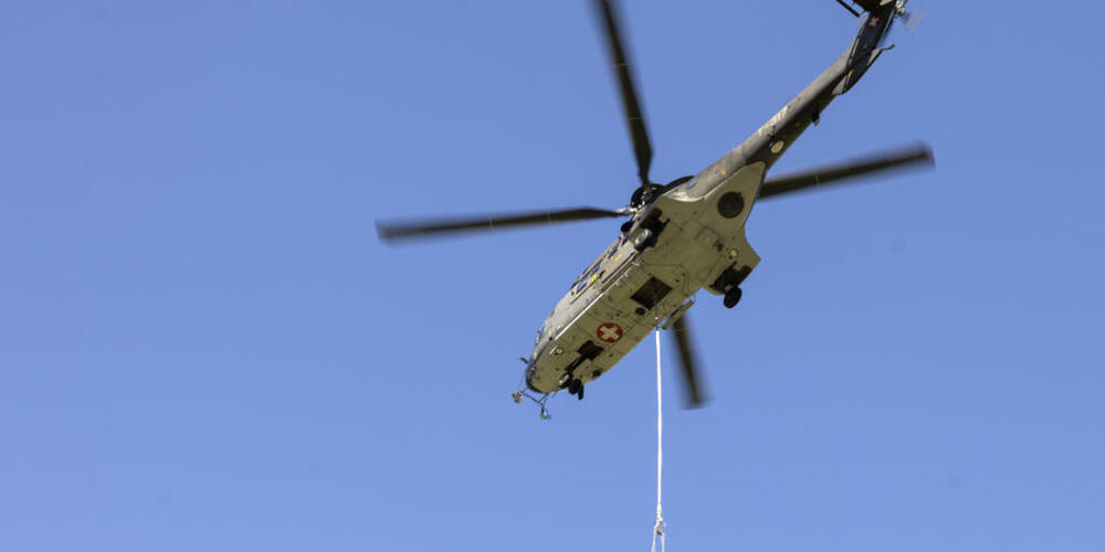 Helikopter-m-ssen-St-Galler-Alpen-mit-Wasser-versorgen