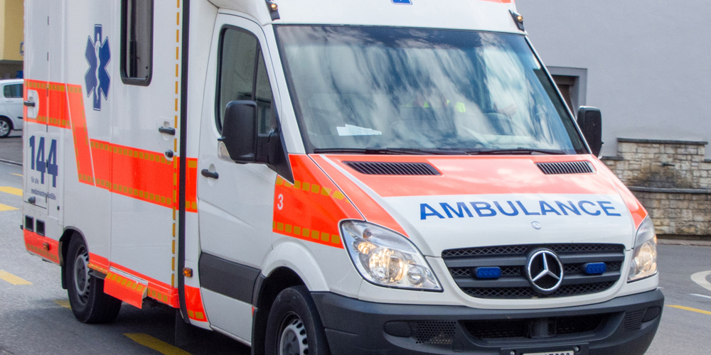 Eine verletzte 88-jährige Fussgängerin musste mit der Ambulanz ins Spital gebracht werden.