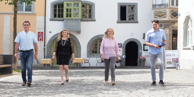 Wollen gemeinsam in die gleiche Richtung gehen. V.l. Christoph Kubli von der Schaffhauser Polizei, Regierungsrätin Cornelia Stamm Hurter, die scheidende Präsidentin des Polizeibeamtenverbandes, Virginia Stoll, sowie ihr Nachfolger Patrick Portmann. 