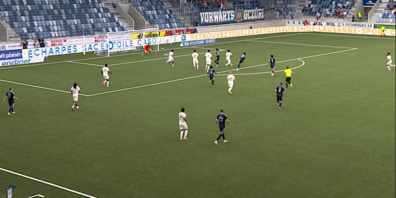 Jocker Samuele Bengondo bezwingt Goalie Mevin Mastin mit einem überlegten Flachschuss