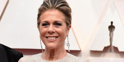 ARCHIV - Die US-Schauspielerin Rita Wilson kommt zur Oscar-Verleihung im Dolby Theatre. Wilson (64, «Die Braut, die sich nicht traut») und die kanadische Filmkomponistin Lesley Barber (59, «Manchester by the Sea») zählen zu den neuen Mitgliedern, ...