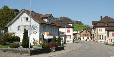 Die Bauarbeiten auf der Kantonsstrasse in Gähwil sind bald fertig (Symbolbild)
