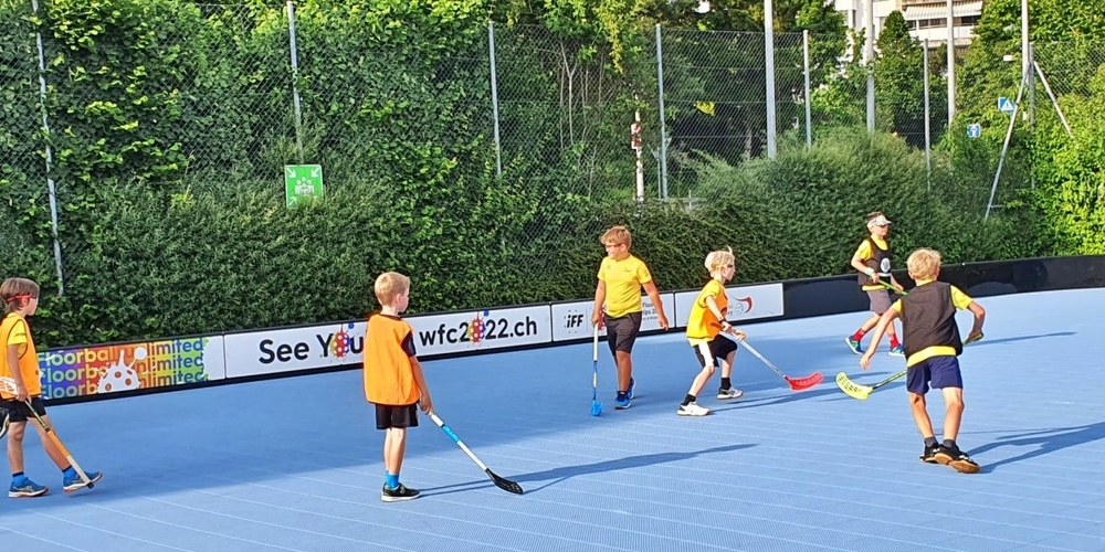 In Uznach können die Flames auf einem Street Floorball Platz ihren Sport an der frischen Luft ausüben.