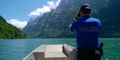 Die Suchaktion für die zwei Vermissten wird laut Polizei am heutigen Freitag mit weiteren geeigneten Mitteln fortgesetzt. (Symbolbild)