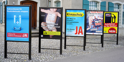 Das Schwyzer Stimmvolk lehnte im Gegensatz zur Schweiz das Covid-19-Gesetz ab, nun soll die Abstimmung wiederholt werden.