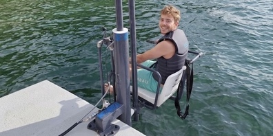Frederik Güntensperger freut sich, dass auch Menschen im Rollstuhl wieder Badespass in der Seebad haben können.