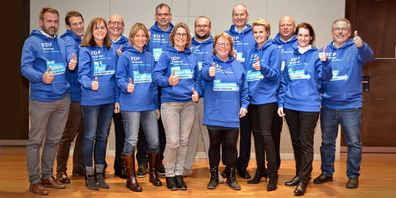 Im gemeinsamen Look in den Kantonsratswahlkampf 2019/2020 – die Kandidatinnen und Kandidaten der FDP Regionalpartei See-Gaster anlässlich der Nominationsversammlung im Kreuz Jona.