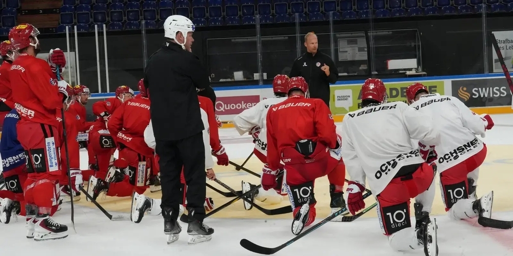 «Here we go again!» – für die Lakers geht das Training auf dem Eisfeld wieder los.