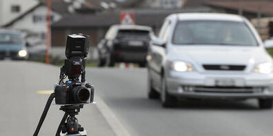Ein Motorradfahrer wurde bei einer Geschwindigkeitskontrolle in Amriswil TG mit 67 km/h zuviel auf dem Tacho erwischt. (Symbolbild)