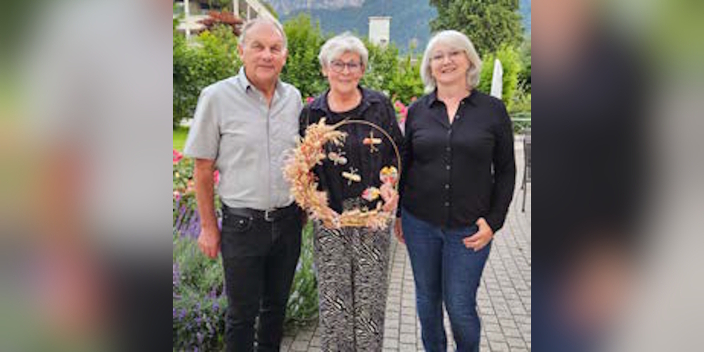 (v.l.) Präsident Kari Jud, scheidendes Vorstandsmitglied Lilly Zuber und Verwalterin Brigit Giger.