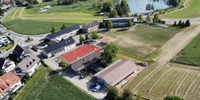 Am 22. August lädt die Gemeinde Niederhasli zum Tag der offenen Tür beim Erweiterungsbau der Tagesstrukturen im Zentralschulhaus. 