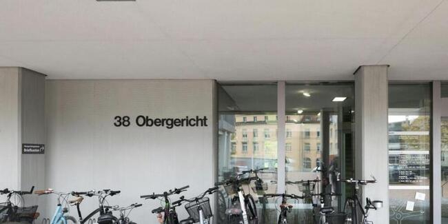 Das Aargauer Obergericht hat die Beschwerde eines Mannes abgewiesen, dem schwere Sexualdelikte an mehreren Frauen unter Einsatz von K.-o.-Tropfen und anderen Drogen vorgeworfen werden. Der 29-Jährige bleibt in Untersuchungshaft. (Archivbild)