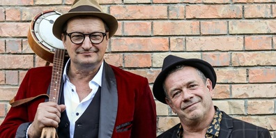 Les trois Suisses - die berühmten "Strassenmusikanten" in der Stuhlfabrik