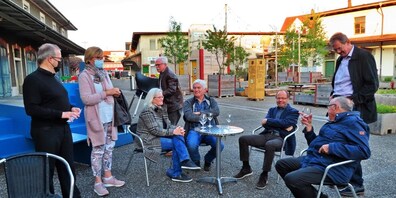 Die Mitglieder des Kunstvereins Oberer Zürichsee trafen sich zu einem Ausstellungsbesuch im Kunst(Zeug)Haus.