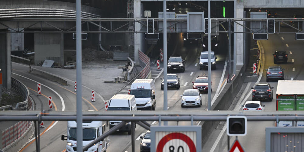 Rund 92'000 St.Gallerinnen und St.Galler bezahlten 2026 höhere Motorfahrzeugsteuern. Dies sorgt für Kritik. (Archivbild)