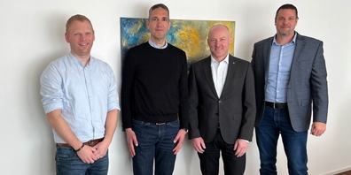 Kooperationspartner: (v.l.n.r.) Patrik von Aarburg (Elektrizitätsversorgung Kaltbrunn AG, Betriebsleiter), Guido Rüegg (Elektrizitätsversorgung Kaltbrunn AG, Verwaltungsratspräsident), Sven Guyer (Swisscom, Leiter Infrastruktur Partnerschaften), Stefan Vogel (Swisscom, Key Account Manager).