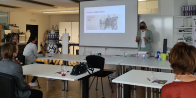 Zehn Unternehmerinnen nutzten die Gelegenheit für einen Einblick in das Unternehmen Unique von Barbara Keel. 	