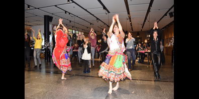 Indische Tänze der VDance Group  – für einmal waren Gäste eingeladen, mitzutanzen. 