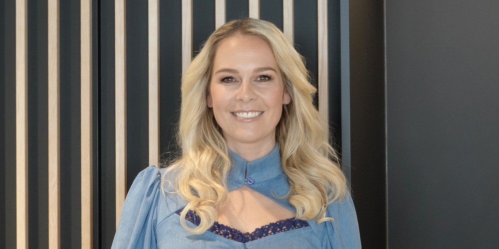 Linda Fäh beim Interview zum Video-Dreh ihrer ersten Mundart-Single «I mim chline Dorf».