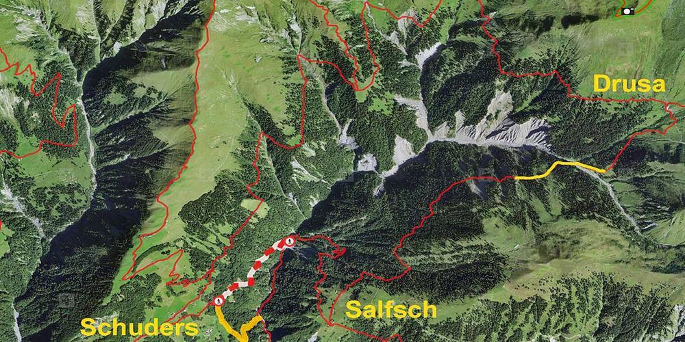 Schuders ist seit dem Wegfall des Sagenwegs zur «Sackgasse» geworden. Die Gemeinde prüft Möglichkeiten für eine neue Bikeverbindung (gelb allfällige Varianten, rotweiss, gesperrter Sagenweg).