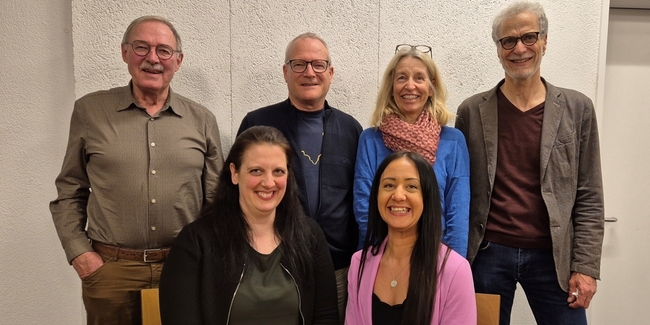 Ehren-, Vorstands- und Neumitglieder vereint (v.l.n.r.): Fredo Landolt, Marianne Wydler, Max Wild, Radka Matovigova, Reta Bossi und Peter Kreilinger. 