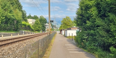 Ferienhäuser östlich des Ziegelhofs: ungenügende Sichtweiten und Wegbreiten auf dem Strandweg.