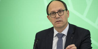 Der St.Galler Finanzchef Marc Mächler (FDP) präsentierte nach zwei Jahren mit tiefroten Zahlen wieder ein positives Rechnungsergebnis. (Archivbild)