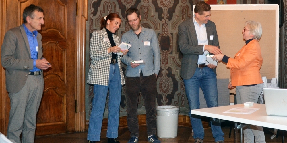 Referenten: (v.l.n.r.) Beat Landolt, Tatjana Pinto Cardoso, Thomas Schmid und Thomas Metzger mit Gerda Göbel-Keller von der Ombudsstelle.
