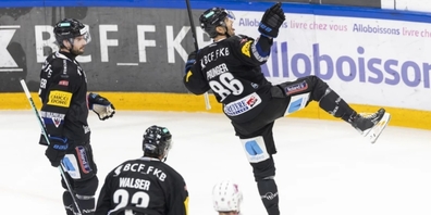 Ein Bild wie ein Stich ins Rappi-Herz: Gottéron jubelt über den Halbfinal-Einzug.