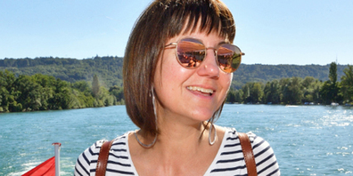 Andrea Imthurn bei ihrer Lieblingsbeschäftigung: In der Sonne sitzen und ein Bier trinken. Sie ist in der Region Schaffhausen aufgewachsen und immer wieder zurückgekommen. 