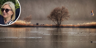 Die Schmerkner Fotografin Danielle Vorburger (l.) ist oft mit der Kamera unterwegs im Dorf und hält ihre Umwelt facettenreich fest
