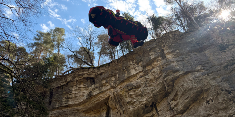 Einsatz mit der Rettungswinde in der Schlucht.