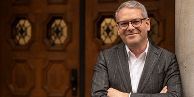 Per 1. Mai 2026 übernimmt Peter Müller als Karin Jungs Nachfolger definitiv die Leitung des Amtes für Wirtschaft und Arbeit des Kantons St.Gallen.