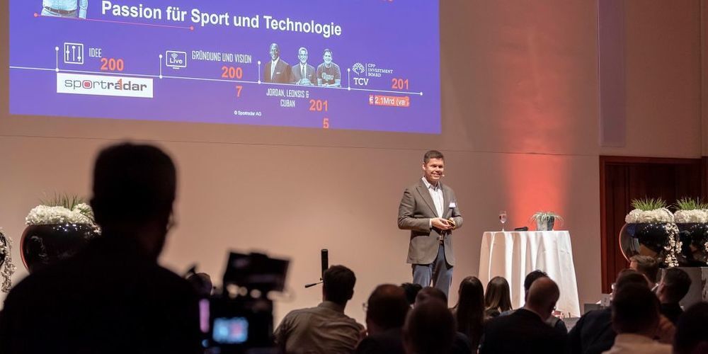 Keynote-Speaker Carsten Koerl von Sportradar am 1. Leader Digital Award 2019.