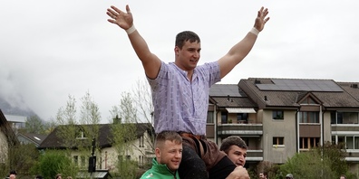 Werner Schlegel gewinnt im Schlussgang das Verbandsschwingen in Weesen.