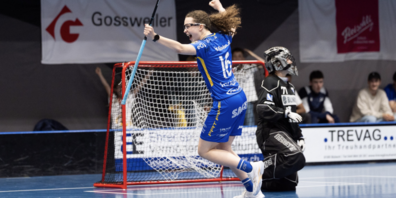 Finja Helbling jubelt über den versenkten Penalty zum Sieg