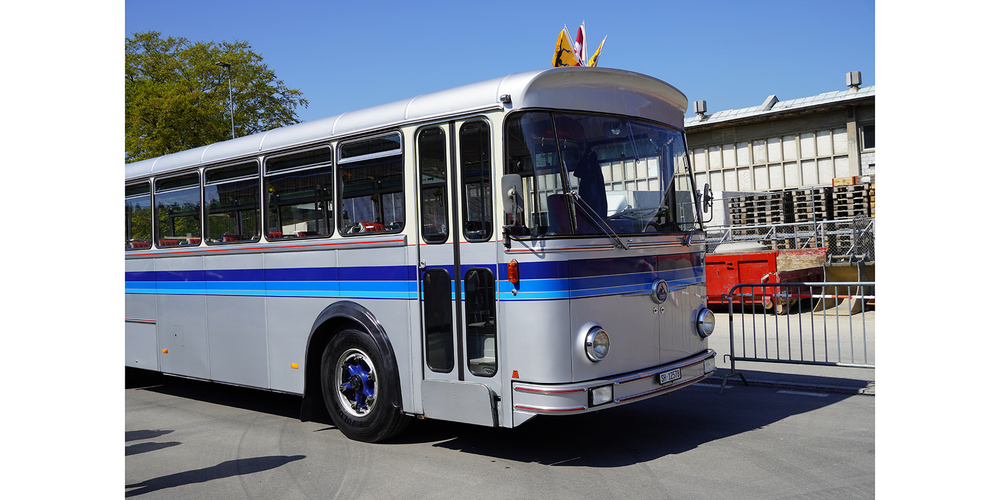 Die Reise zum Jubiläum begann am Bahnhof Schaffhausen mit der Fahrt in einem Shuttlebus.