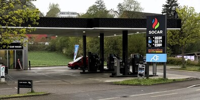 Der Sprit ist in der Schweiz rund 20 Rappen günstiger pro Liter als in Deutschland.