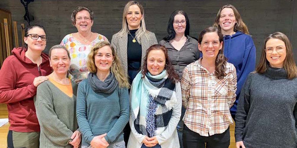 Projektgruppe Aufbau ElternMitWirkung Gommiswald (v.l.n.r): Angela Iten, Manuela Kaufmann, Susanna Betschart, Miriam Gmür, Vera Balaj, Cornelia Lippuner, Martina Leu, Julia Menzi, Fabienne Hodler, Doreen Meinhold.