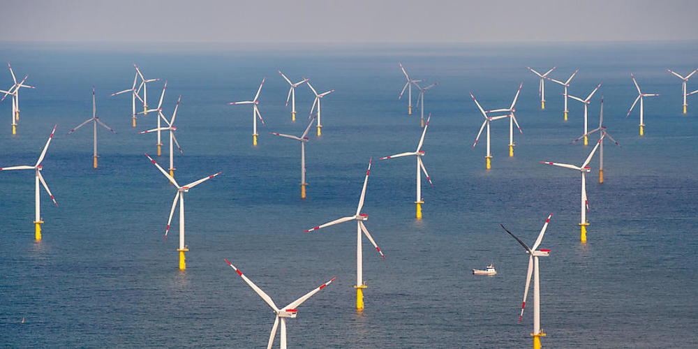 Ein neuer Offshore-Windpark soll den Chemiestandort Ludwigshafen des deutschen BASF-Konzerns ab 2030 mit Energie versorgen - im Bild der Windpark Butendiek vor der Nordsee-Insel Sylt. (Archivbild)