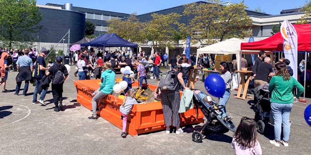 Das legendäre Frühlingsfest in Gommiswald lädt zum Verweilen ein.