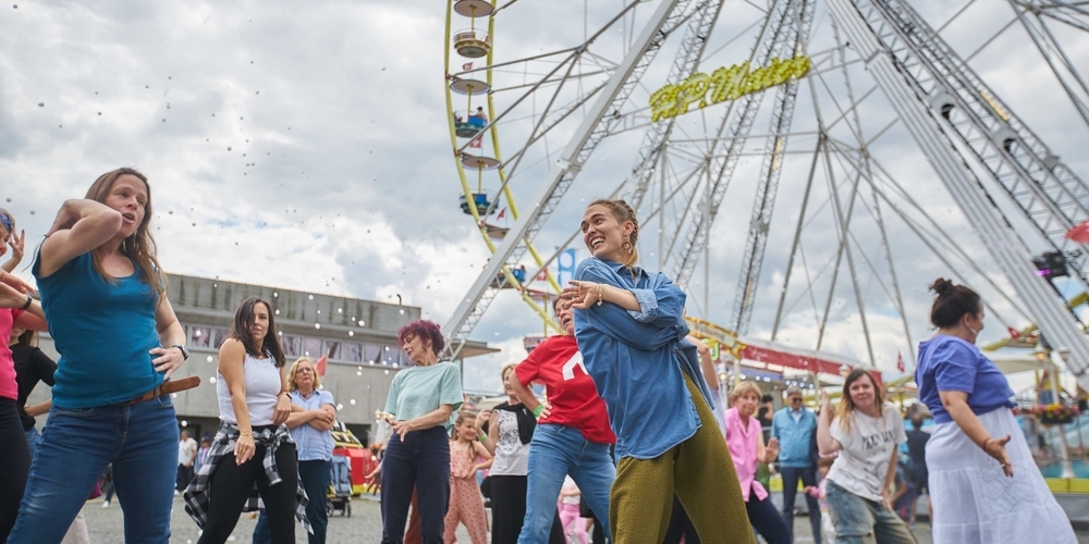Ein Flashmob zum Einstimmen auf das Tanzfest.